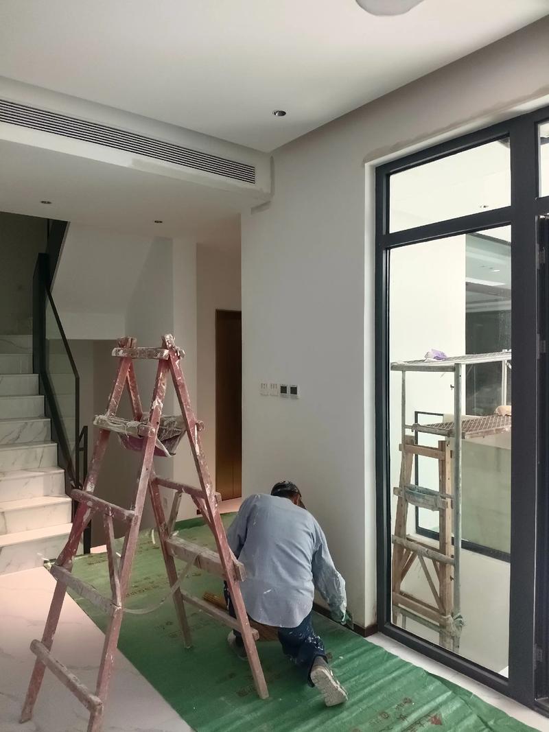 修补见匠心 装修施工现场的细部雕琢技术解析